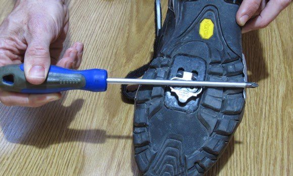 Biomecánica: colocar correctamente las calas de tus zapatillas MTB